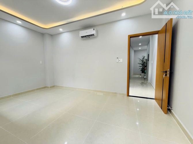 Nhà rộng mới, Bùi Thế Mỹ giao Ni Sư Huỳnh Liên, 5.6 tỷ - 5