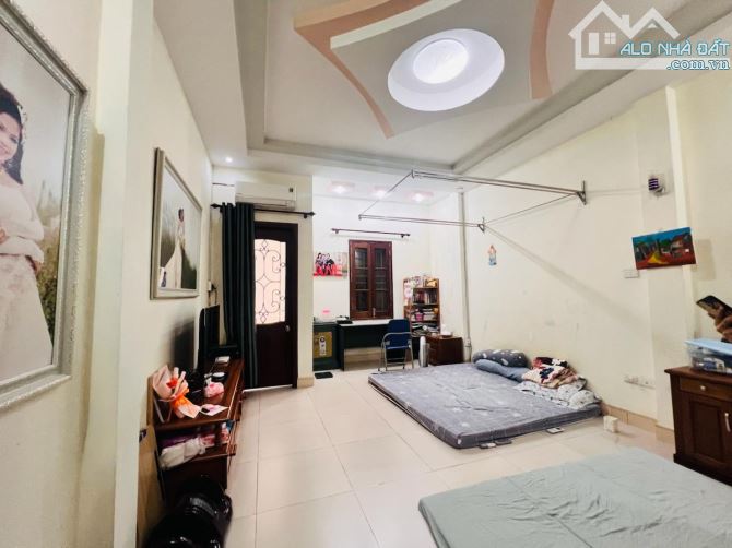 Hot! Bán Nhà Nghĩa Đô, Cầu Giấy - Phân Lô Ôtô Tránh -Vỉa Hè-40M2 - 5Tầng - Mt4.3m -15.9 Tỷ - 5