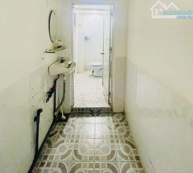 PHÍA SAU CĂN M. TIỀN HẼM 3-4M THÔNG TƯƠNG LAI NHÀ THÀNH MT KINH DOANH VỊ TRÍ TỐT - TIỀM NĂ - 5