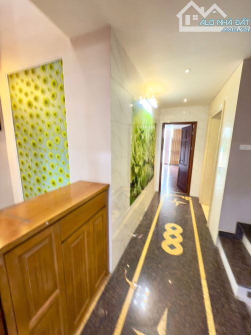 NHÀ MẶT PHỐ THỊNH QUANG - ĐỐNG ĐA - 9 TẦNG - DIỆN TÍCH 93M - MẶT TIỂN 5.5M - VIP CỦA KHU - 5