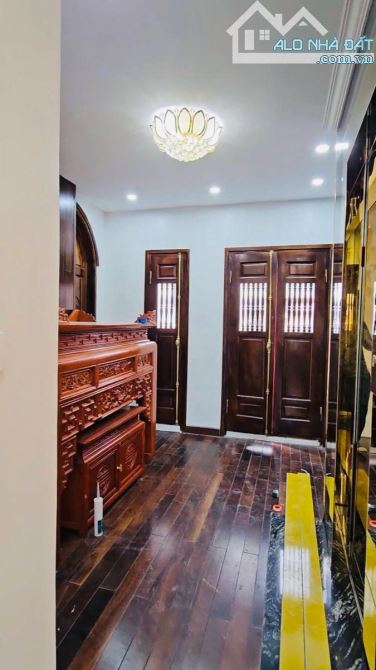 Siêu Phẩm Phố Hồng Mai_Hai Bà_Thông Sàn_oto Đỗ Cửa_Dt42m_Mt4.1m_6 Tầng_Giá chỉ 16.8 Tỷ