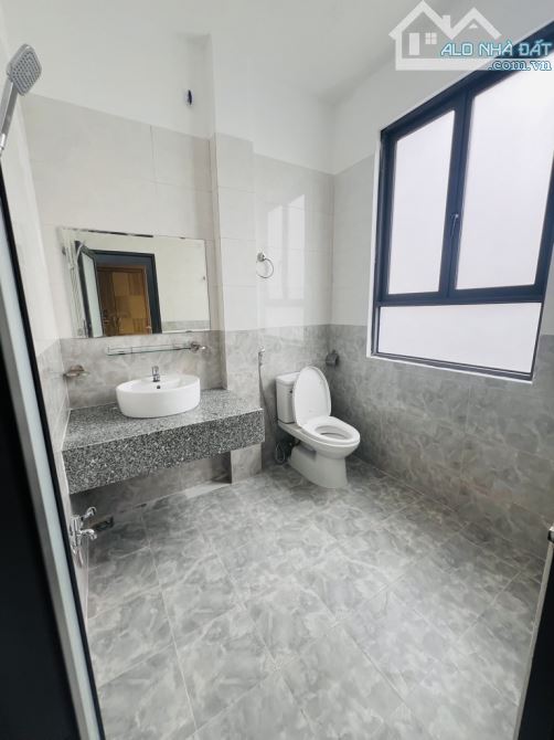 NHÀ 2 TẦNG NỘI THẤT ĐẸP HẺM XE HƠI 4 CHỔ  CAO TẦNG ĐỒNG BỘ HUỲNH TẤN PHÁT PHÚ THUẬN Q7 - 5