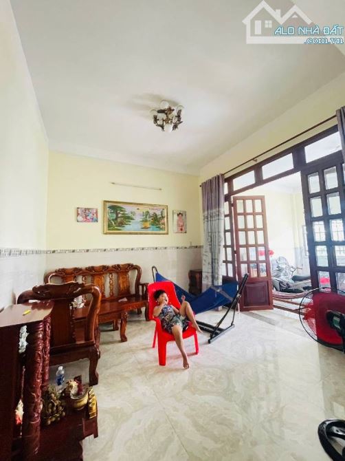 💥💥 BÁN NHÀ 2 TẦNG ĐƯỜNG NHỰA 12M NHỈNH 5 TỶ - DT: 5 X 18 THỰC TẾ 5 X 20 - KẾT CẤU: 2 TẦN - 5