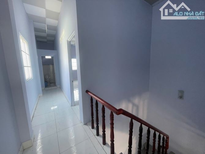 Bán Nhà SHR căn góc 2 MT, DT 107m2 sau Chợ Hưng Long, BC - 5