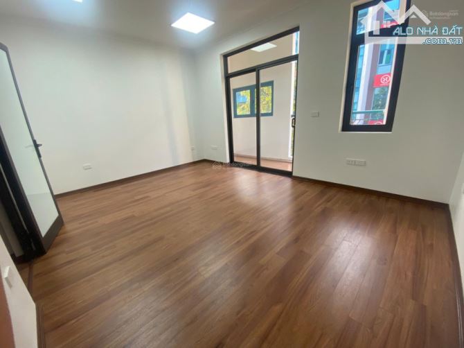 Cho thuê nhà Vạn Phúc, Galaxy Tố Hữu, DT 100m2x6 tầng, nhà đẹp, giá chỉ 35tr - 5