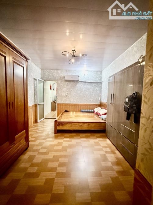 BÁN NHÀ TẦNG 2 TẬP THỂ PHƯƠNG MAi TRUNG TÂM ĐỐNG ĐA - 2 NGỦ - NGÕ NÔNG- VỊ TRÍ ĐI LẠI THU - 5