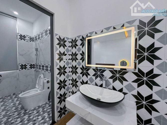 Bán nhà 41m2 5T, 4PN đường 3/2, gần Vạn Hạnh Mall, Q10, hẻm 4m, sát mặt tiền ở và KD 7.2tỷ - 5