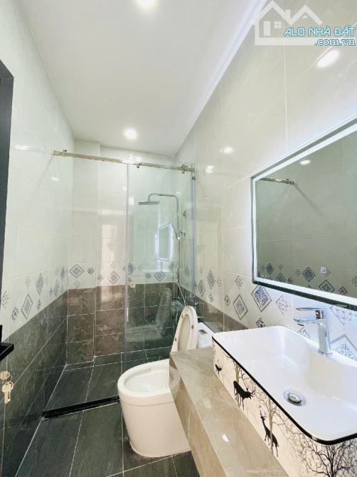 HẺM XE TẢI THÔNG - BẠCH ĐẰNG BÌNH THẠNH - DT (4.5M x 13M) NỞ HẬU - 3 TẦNG BTCT - HƠN 7 TÝ - 6