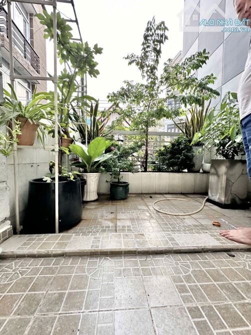 PHÚ NHUẬN - HẺM XE HƠI TRÁNH, TRƯỚC NHÀ RỘNG 10M - 4 TẦNG - 41M2- 7.65 TỶ - 7