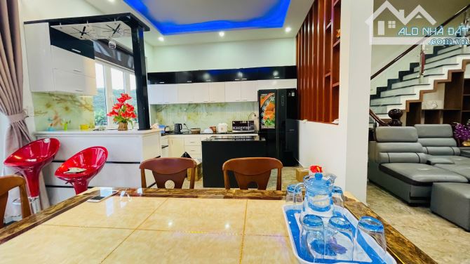 BÁN VILLA  Hẻm 8 Mét HOÀNG HOA THÁM P.10, ĐÀ LẠT VIEW THOÁNG, GIÁ CHỈ 11X TỶ - 7