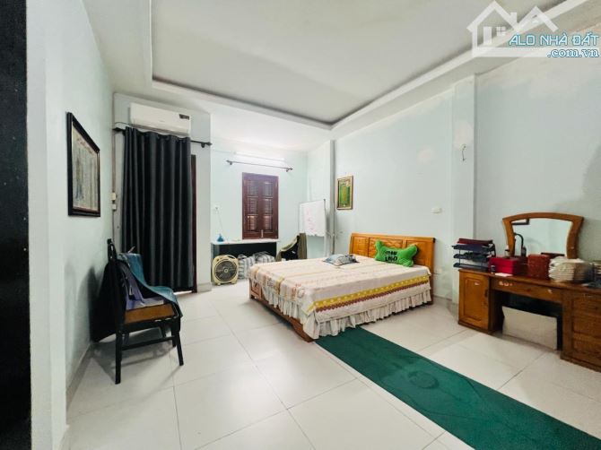 Hot! Bán Nhà Nghĩa Đô, Cầu Giấy - Phân Lô Ôtô Tránh -Vỉa Hè-40M2 - 5Tầng - Mt4.3m -15.9 Tỷ - 7
