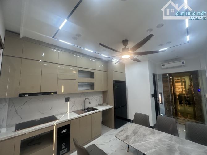 CHỦ CẦN TIỀN BÁN GẤP NHÀ NGỌC THUỴ - 6TẦNG THANG MÁY - 10M RA ĐƯỜNG OTO CHẠY - 7