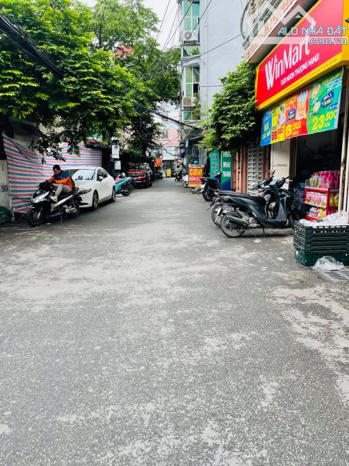 Bán nhà 5 tầng Cầu Giấy, đủ nội thất, 36m²,10m ra ô tô tránh, sổ đỏ sẵn Giá 7.4 tỷ - 8