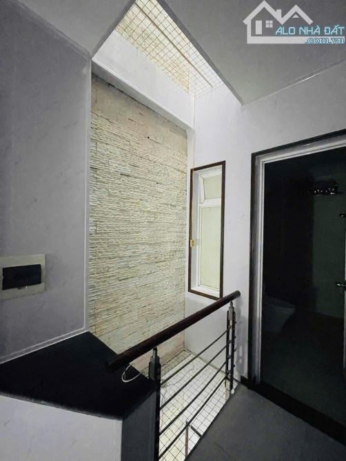 Nhà đẹp phân lô Nguyên Hồng 5m ra ô tô 40m ra mặt phố sổ vuông 4T 45m2 đủ nội thất ở luôn - 9