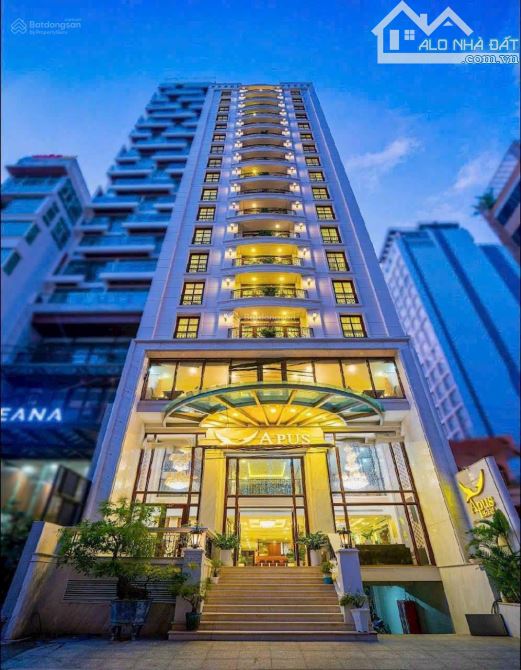 Cần bán nhà 2MT đường  Bà Huyện Thanh Quan, Q3. DT: 8.6x27m, hầm 10 lầu.