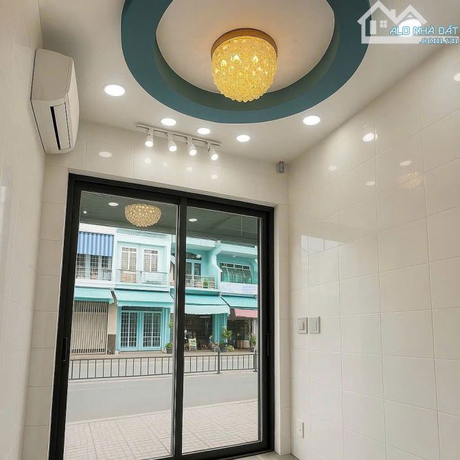 Bán nhà Mặt tiền QUẬN 3, Đỗ Thị Lởi, ngay Cách Mạng Tháng Tám, 41 m2, 4 Tầng, Giá 5.2 tỷ