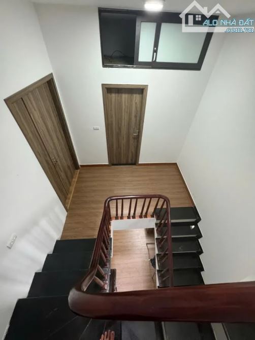 Siêu phẩm Định Công, nhà mới, lô góc, kinh doanh, ô tô tránh, ngõ thông, 5 tầng, 8.8 tỷ.
