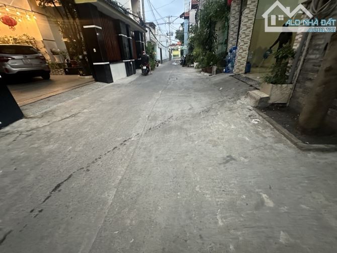 Ban nhà 3 tầng, huỳnh tấn phát, thị trấn nhà bè, hẻm xe hơi, giá 6.4 tỷ