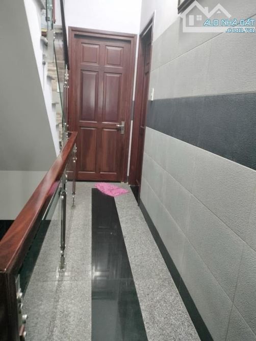 KINH DƯƠNG VƯƠNG Q 6 - GẦN VÒNG XOAY PHÚ LÂM - CÁCH 1 CĂN RA MẶT TIỀN - NGANG 5 X 20
