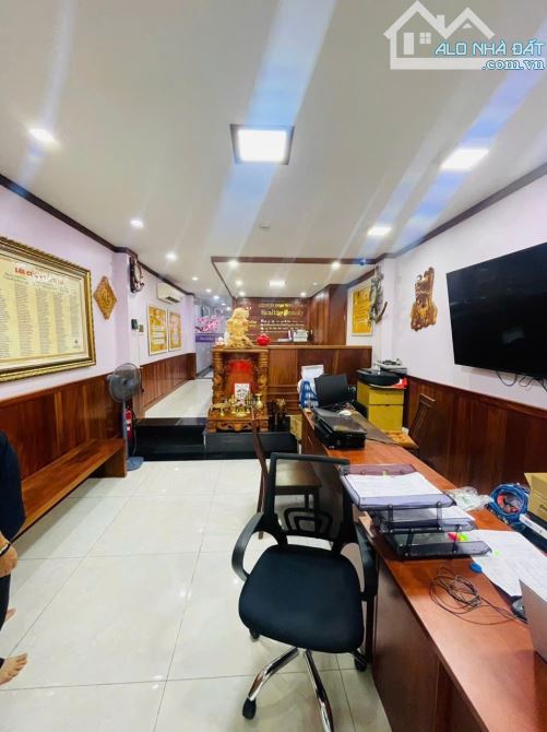 Quận 10, cho thuê 100 triệu, 130m2, khu phân lô, tòa nhà 7 tầng, thang máy