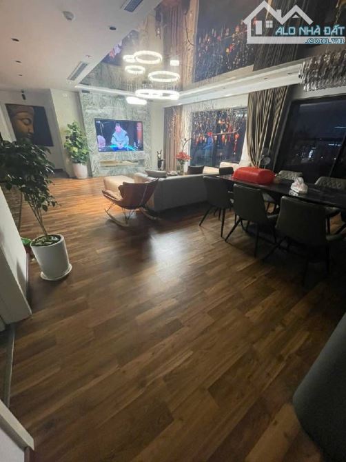 SIÊU CĂN HỘ LÔ GÓC 4 NGỦ - VIEW ĐỈNH - KĐT NGOẠI GIAO ĐOÀN  Diện tích: 152m²