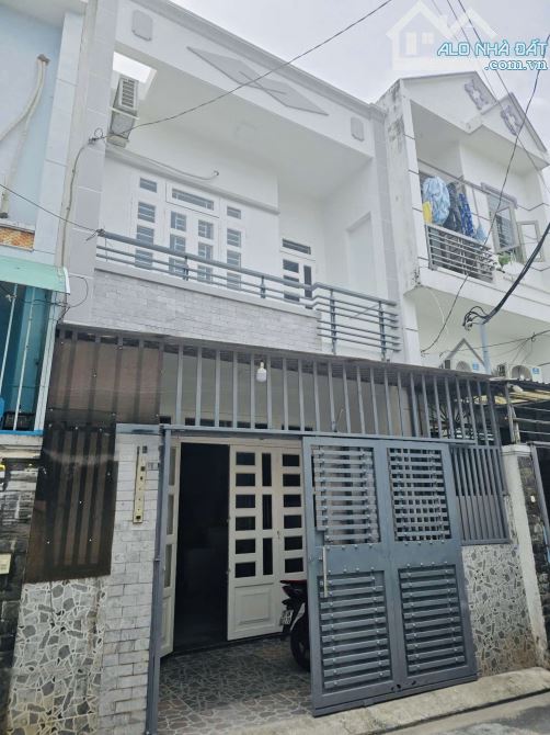 CẦN BÁN NHÀ 2 TẦNG DTSD 100M2 HẺM XE HƠI NGAY TÂN THỚI HIỆP NGUYỄN VĂN QUÁ
