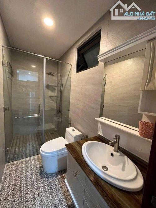 💥 TÒA CĂN HỘ 6 TẦNG – 16 PHÒNG – GẦN BIỂN MỸ KHÊ – LÔ GÓC 2 MẶT KIỆT – CÓ THAng máy