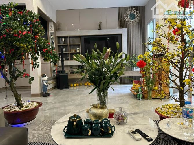 Bán nhà mặt tiền Cư Xá Lê Đại Hành , Q11 , 10m X 14m , 2 lầu , 25 tỷ TL