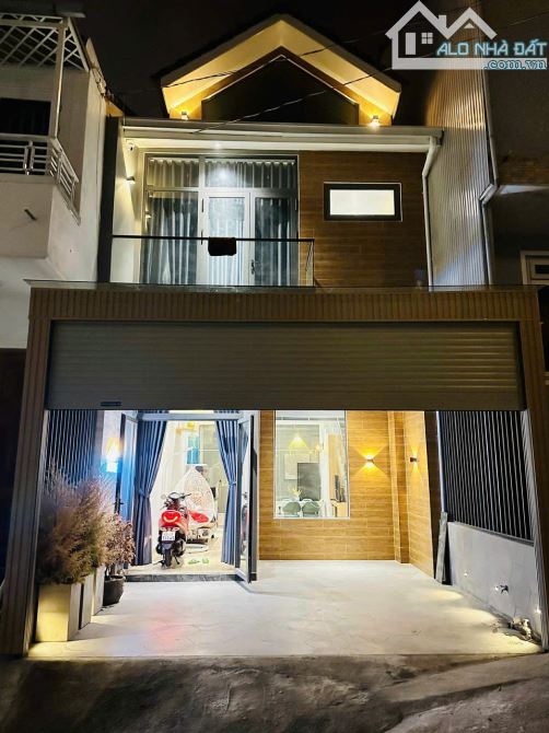 🏡 Cần bán Nhà Phố Nhà Hẻm Xe Hơi,  Nguyễn Trung Trực, P.04, Đà Lạt , Gần Hồ Xuân Hương.