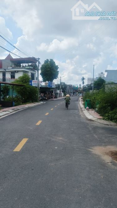 Đất mặt đường Lương Quán, lô góc, xung quanh dân cư đông chỉ với hơn 1 tỷ