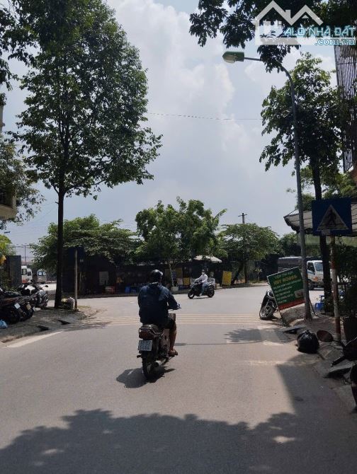 BÁN NHÀ PHÂN LÔ TỔNG CỤC 5 TÂN TRIỀU . DT 70 M . NHÀ 7 TẦNG THANG MÁY. ĐẢNG CẤP