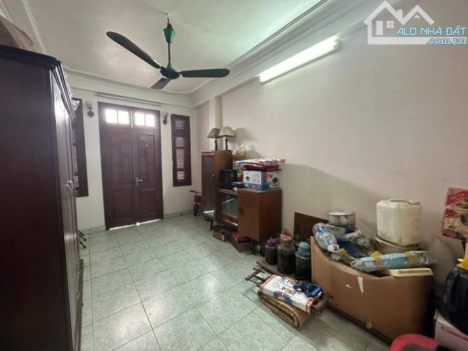 Chính chủ bán nhà dân xây 5 tầng, 51m, ô tô vào nhà, ở sướng, Xã Đàn