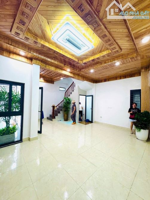 BÁN NHÀ PHÚC ĐỒNG LONG BIÊN 6 TỶ 60m 4 TẦNG MT 4M GẦN TTTM AEON VÀ HỒ SÀI ĐỒNG KINH DOANH