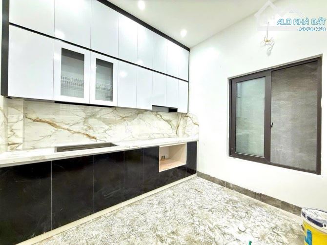 Chính chủ bán nhà 4 tầng, 54m, ô tô vào nhà, ở sướng, kinh doanh đỉnh, Đường Láng