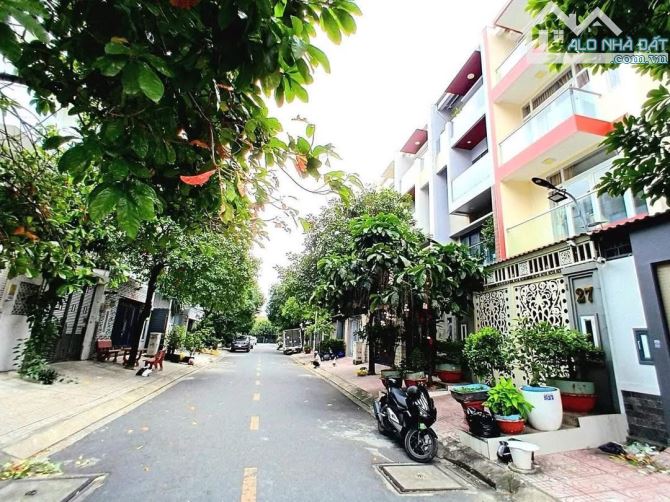 Nhà bán: đường 25A. Q6. DTSD 113m2. 5 tầng. Giá 20,5 tỷ