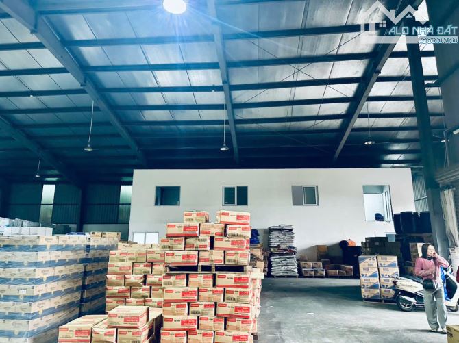 Cho thuê kho sẵn văn phòng diện tích 1.800m2 tại Cảng Hà Nội, Bạch Đằng, HBT,Hà Nội.