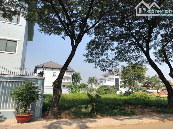 Bán gấp nền biệt thự 12.5x23m, view công viên cực đẹp, giá chỉ 45 tỷ – cơ hội đầu tư hiếm