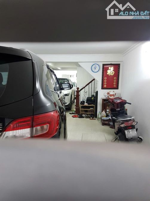 Bán BT Minh Tâm, Cổ Linh, Gara 3 oto, thang máy, 90m2, mt 4.7m, 6 tầng, 23.95 tỷ, ở sướng