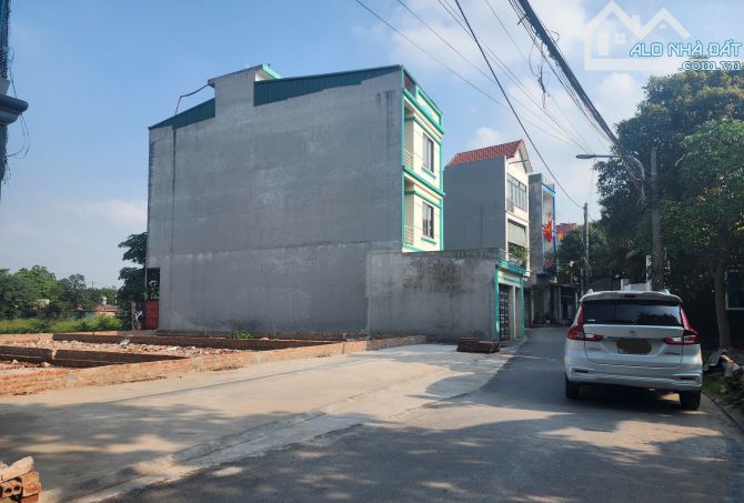 Bán 81m2 Tổ 35 Thị Trấn Đông Anh, lô 2 mặt đường 8m có vỉa hè, vị trí trung tâm,giá đầu tư