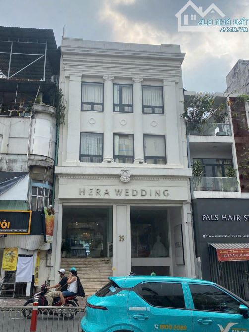 Cần bán MT kinh doanh 17 Phan Đình Phùng, Phường 17, Quận Phú Nhuận
