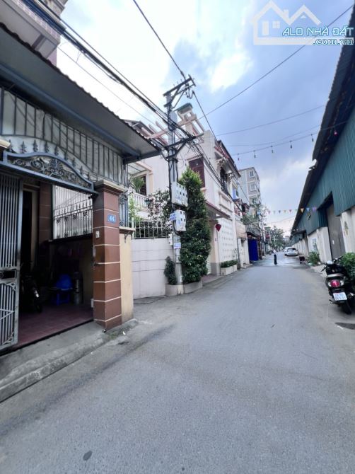 Bán đất Ô Cách, Long Biên: 50m2, 8 tỷ, ô tô, lô góc 3 thoáng, ô tô tránh, kinh doanh