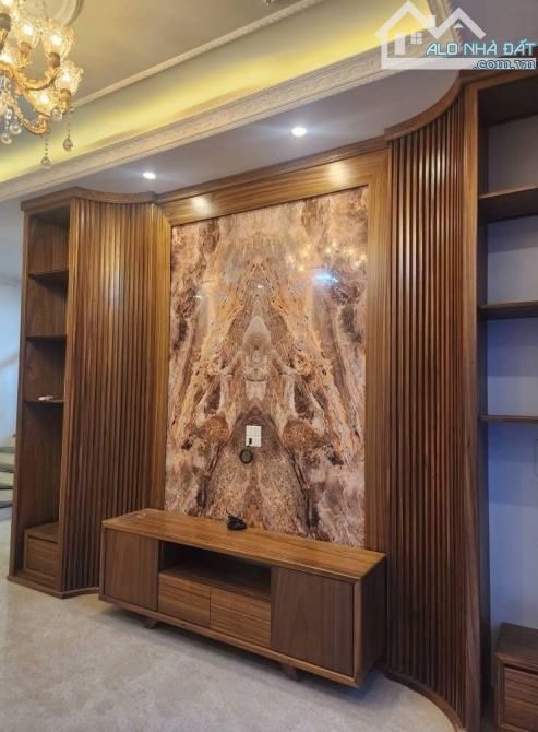 BÁN NHÀ 3 TẦNG NGÕ ĐƯỜNG BÁI