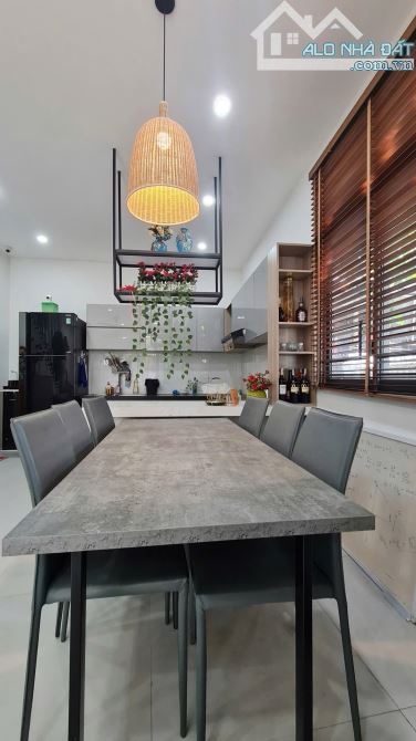 Bán nhà  Trần  cao Vân dt  59 m2  3 tầng  ngang 5.5 m  giá 4.95 tỷ