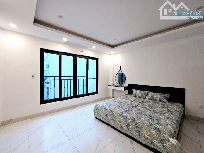 Bán nhà Tây Mỗ, 42m2, 5 tầng, thang máy+, gần phố, gần ô tô, giá nhỉnh 6 tỷ.