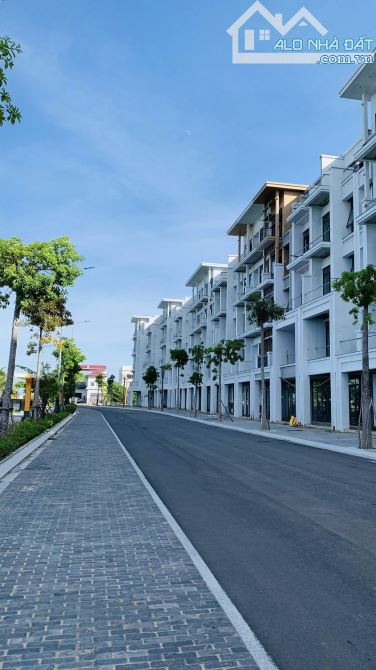 Bán Biệt Thự Vườn 2 Mặt Tiền - Hòa Xuân, 182m View Công Viên Gần Sông Gía Rẻ