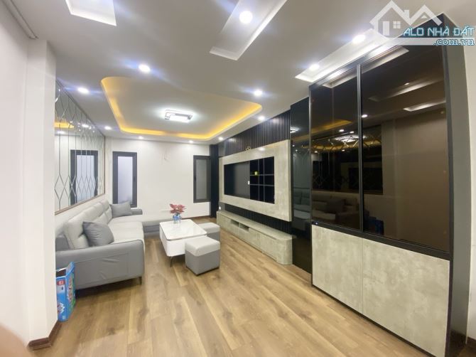 Bán nhà Đại Từ, Hoàng Mai, Lô góc gần ô tô, hồ Linh Đàm kề bên, 42m2, 7.6 tỷ