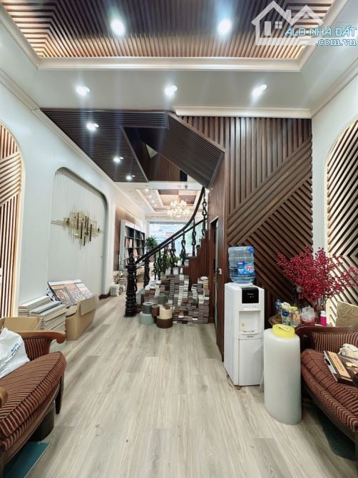 Sài Đồng – 55m2 – 2 thoáng – Văn phòng cho thuê – Ngay gần cầu Vĩnh Tuy – Nhỉnh 16 tỷ