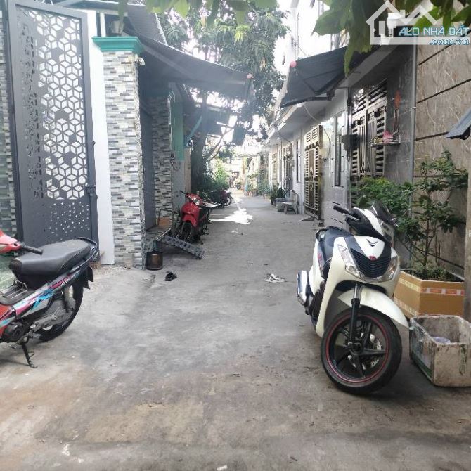 🏘Lê Đình Cẩn, Tân tạo, Bình Tân,  DT 6 x 20,6 có 2 căn. Giá 5,9 tỷ TL.