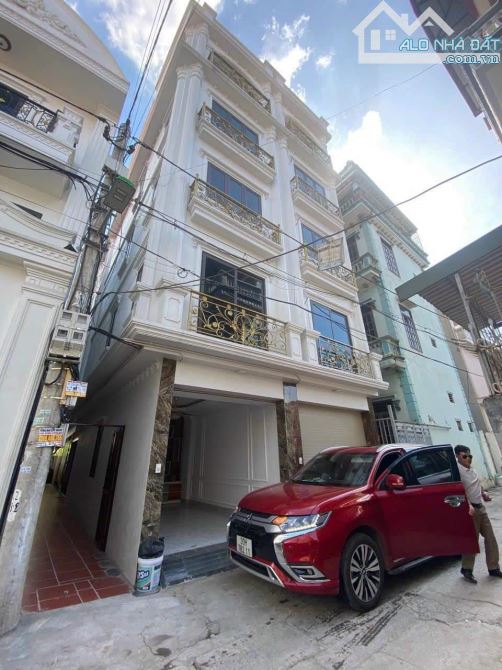 Bán nhà riêng Tân Lập, Đan Phượng. 5 tầng mặt ngõ Ôtô dừng đỗ. Cách 40m có bãi gửi xe 24/7