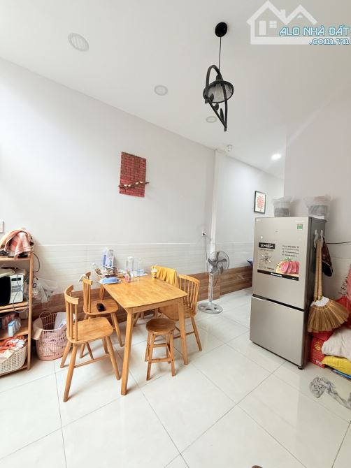 Nhà Đẹp 3 Tầng, Phạm Thế Hiển, P6.Q8, 46M2, 4PN, chỉ 5 tỷ